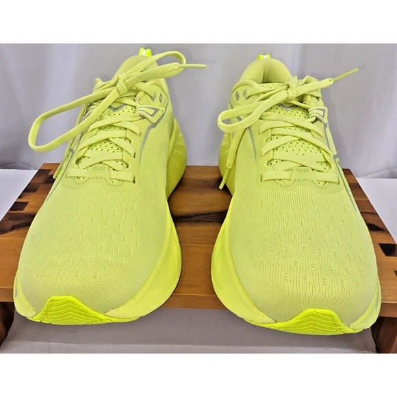 Saucony Women's Triumph 22 Sunny Citron Running Shoes S10964-152 New No Tags/Box - Picture 4 of 11